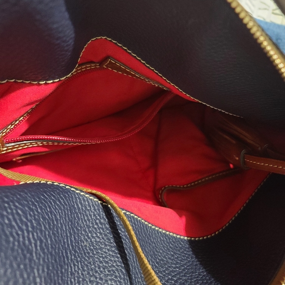 Dooney Bourke - Picture 4 of 6